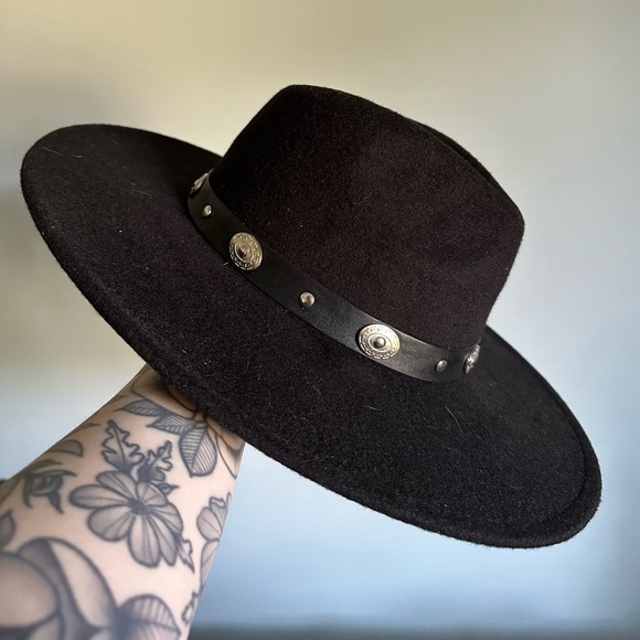 NWT • Lulu’s • Howdy There Black Concho Felt Hat - Picture 4 of 8
